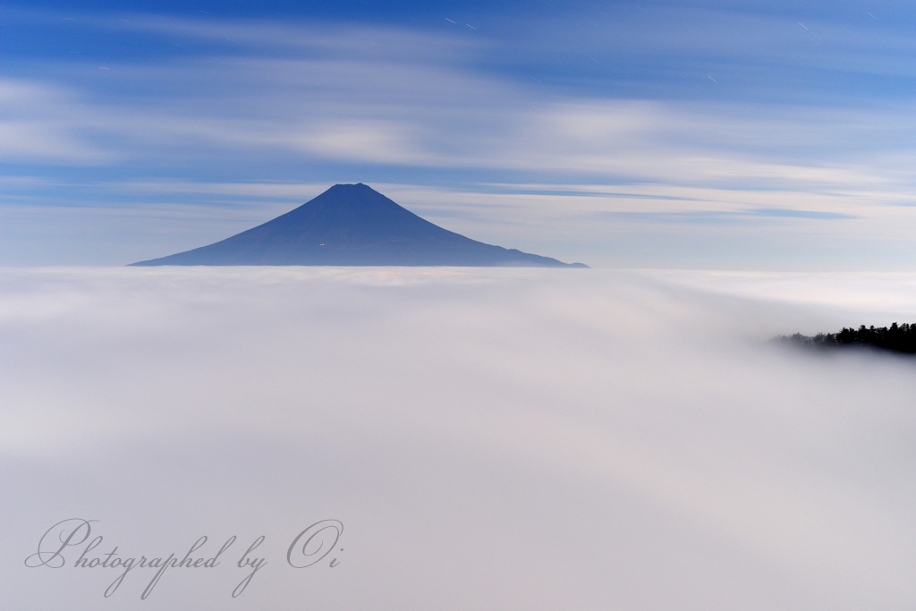 өつ峠のٸ光の雲海と富士山の写真̌̎夜間浮遊̏ - 河口湖・御坂周辺山エリア࿸山梨ݼ࿹̍