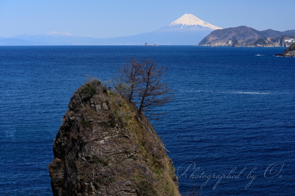 雲見海岸の岩と富士山の写真̌̎さりげなく̏ - 西Ӻ豆海岸・周辺山域エリア࿸静岡ݼ࿹̍