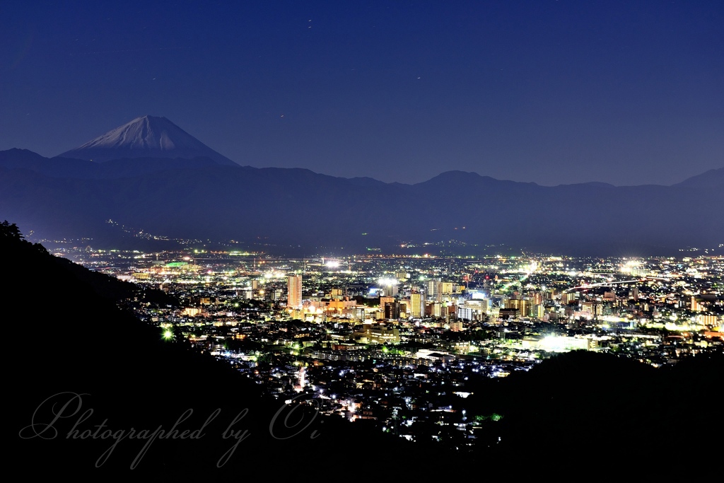 和田峠の夜景と富士山の写真̌̎ネオンを見つめる̏ - 秩父山地南部エリア࿸山梨ݼ࿹̍