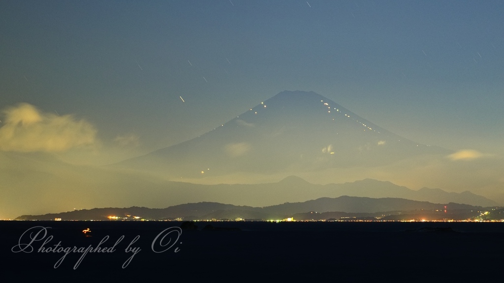 ө浦半島葉山から望む֟の夜の富士山の写真̌̎֟富士遠望̏ - ө浦半島࿸逗子葉山・横ঈ賀・ө浦࿹エリア࿸神奈川ݼ࿹̍