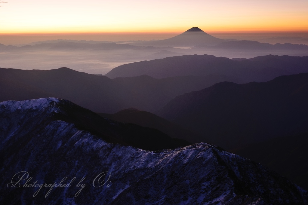 初冬の北岳より望む富士山の写真̌̎冬稜黎ٮ̏ - 南アルプス北部エリア࿸山梨ݼ࿹̍