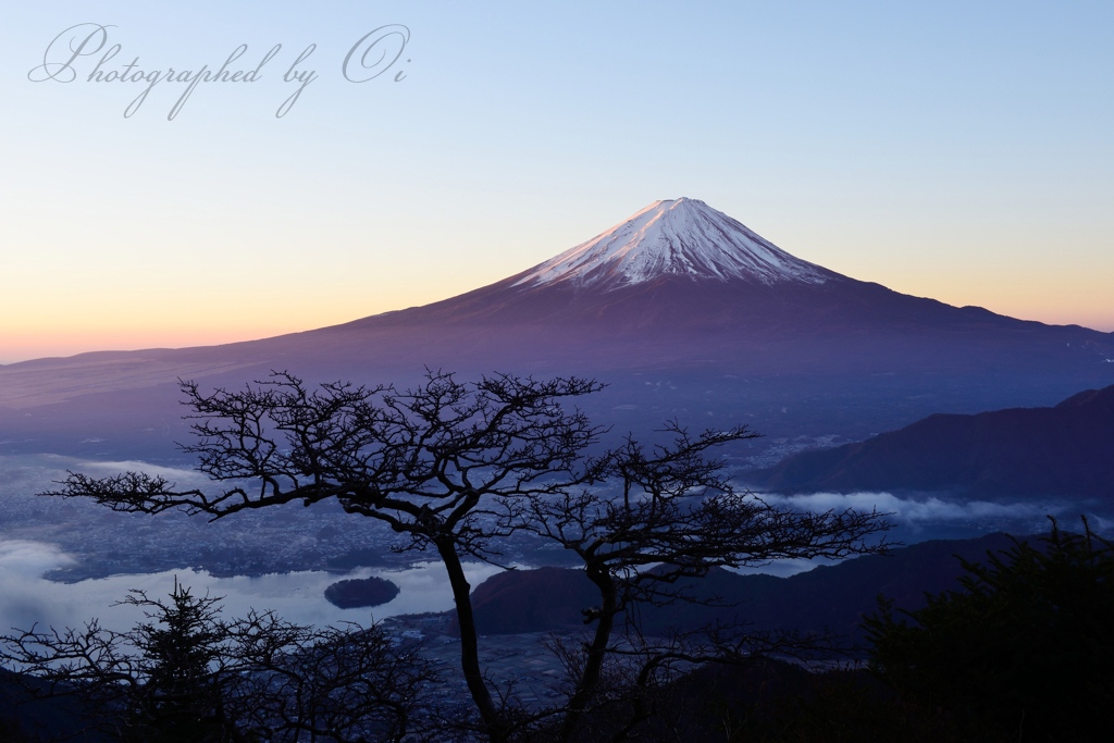 新道峠から見る富士山の写真̌̎夜ٮけの色̏ - 河口湖・御坂周辺山エリア࿸山梨ݼ࿹̍