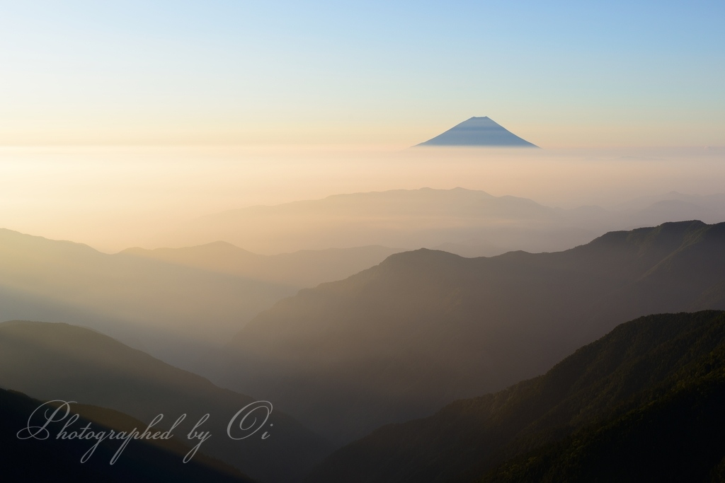 北岳から望む富士山の写真̌̎光に満ちて̏ - 南アルプス北部エリア࿸山梨ݼ࿹̍