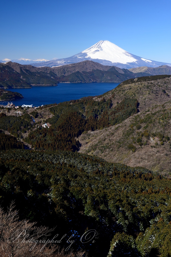 箱根大観山から見た富士山と芦ノ湖の写真̌̎空澄み渡り̏ - 箱根外輪山・芦ノ湖周辺エリア࿸神奈川ݼ・静岡ݼ࿹̍