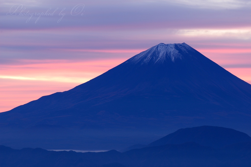 櫛形山から朝焼けの富士山の写真̌̎茜空を見つめる̏ - 南アルプス前衛エリア࿸山梨ݼ࿹̍