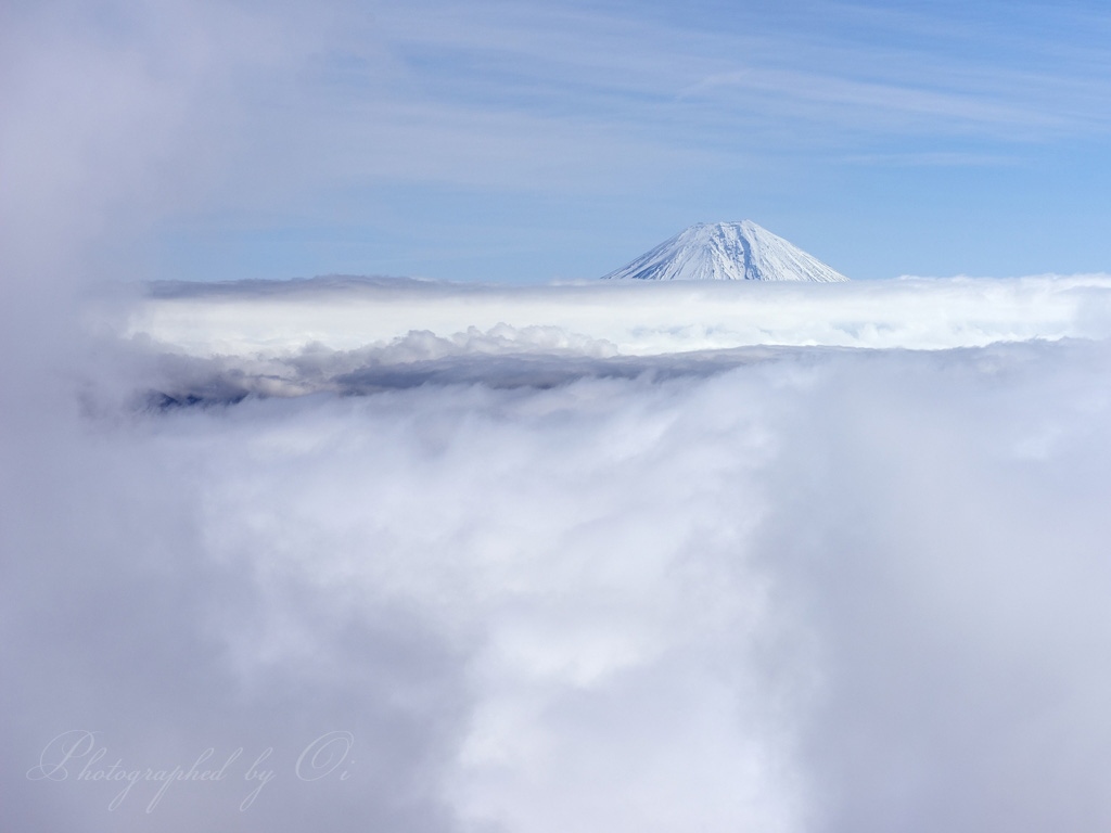 ӣ面山からの富士山の写真̌̎大波の向こう̏ - ӣ面山・身延エリア࿸山梨ݼ࿹̍