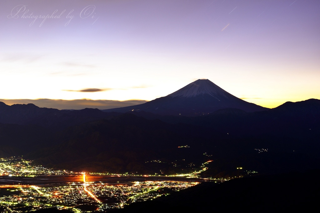 櫛形山の夜ٮけの写真̌̎年ٮけの光̏ - 南アルプス前衛エリア࿸山梨ݼ࿹̍
