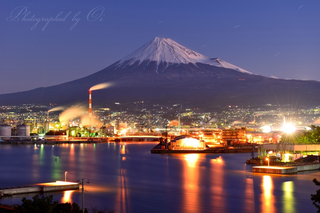 田子の浦港の夜景と富士山の写真̌̎ٮけゆく港̏ - 富士ע周辺エリア࿸静岡ݼ࿹̍