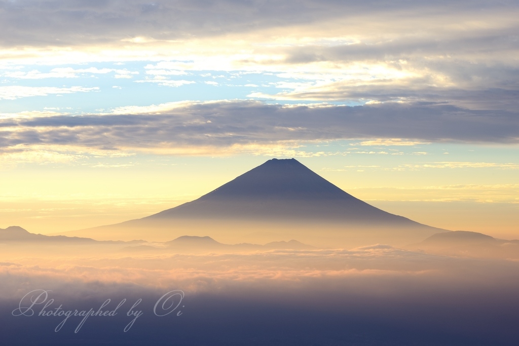 甘利山から望む夜ٮけの富士山の写真̌̎ヒカリは満ちて̏ - 南アルプス前衛エリア࿸山梨ݼ࿹̍