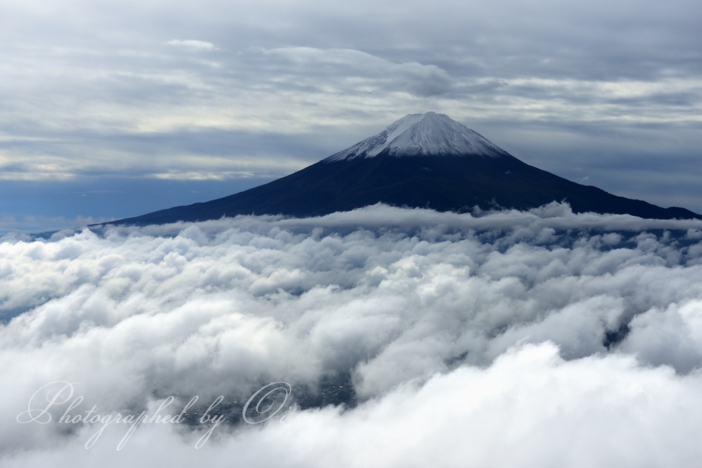 新道峠から雲海の富士山の写真̌̎雲間の微笑み̏ - 河口湖・御坂周辺山エリア࿸山梨ݼ࿹̍