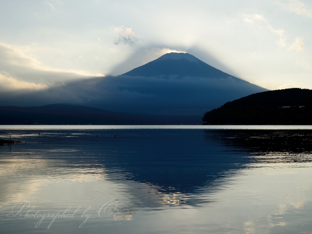 山中湖の影富士の写真̌̎夕暮れのシルエット̏ - 山中湖・忍野村・梨ヶ原エリア࿸山梨ݼ࿹̍