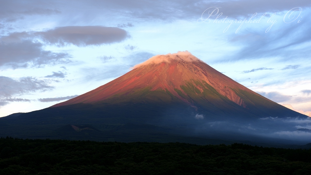 朝霧高原から望む赤富士の写真̌̎西陽の窓から̏ - 田貫湖・朝霧高原・天子山塊周辺エリア࿸静岡ݼ࿹̍