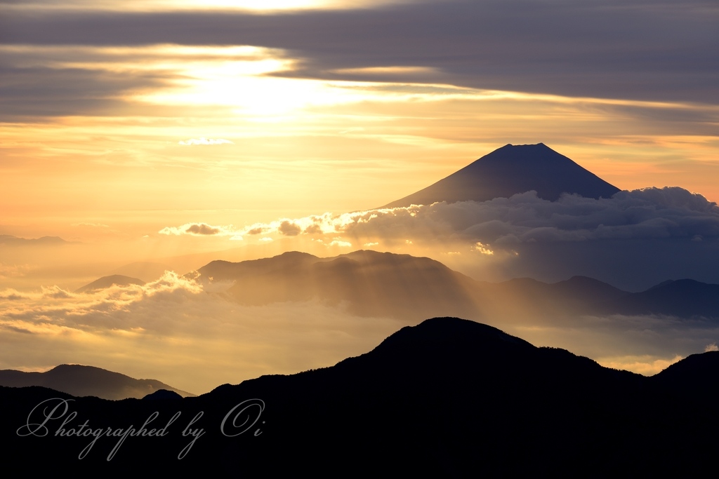 赤石岳からご来光と富士山の写真̌̎光の׎き̏ - 南アルプス中・南部エリア࿸静岡ݼ・長野ݼ࿹̍