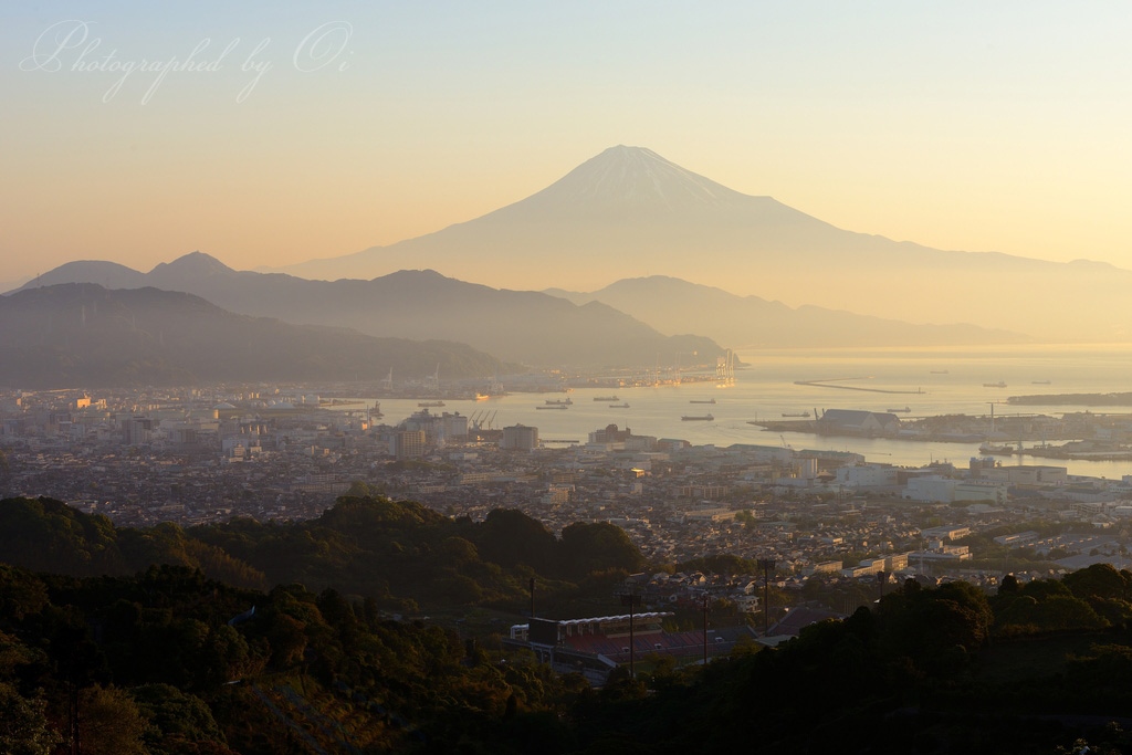 日本平の朝の富士山の写真̌̎光に満ちて̏ - 静岡עۥ水区エリア࿸静岡ݼ࿹̍