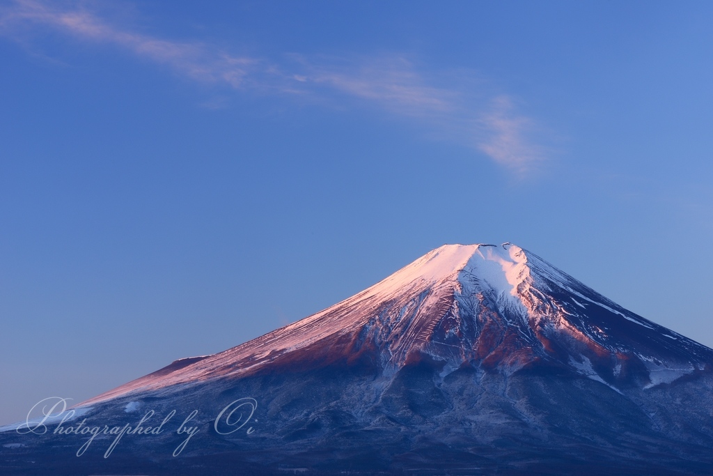 高座山より望む朝焼けの富士山の写真̌̎ߕ雲流れ̏ - 山中湖・忍野村・梨ヶ原エリア࿸山梨ݼ࿹̍