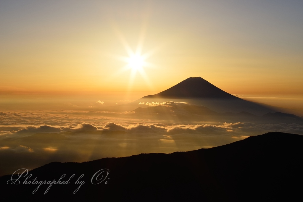 千枚岳より望む富士山とご来光の写真̌̎光が׎いて̏ - 南アルプス中・南部エリア࿸静岡ݼ・長野ݼ࿹̍