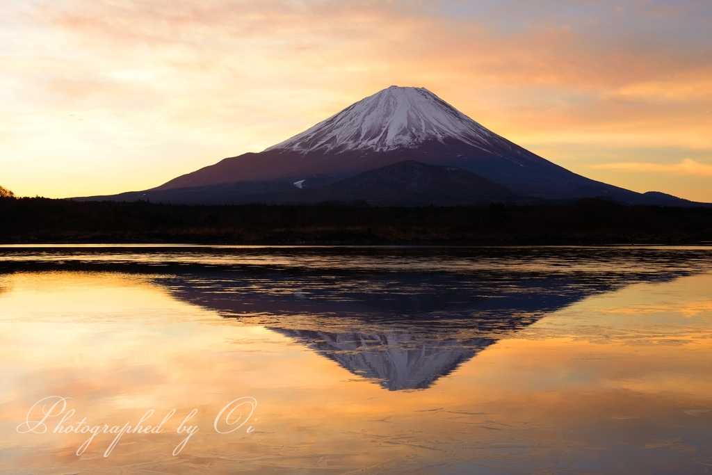 精進湖より望む朝焼けとआさ富士の写真̌̎橙を纏い̏ - 精進湖・本栖湖・富士五湖西部周辺エリア࿸山梨ݼ࿹̍
