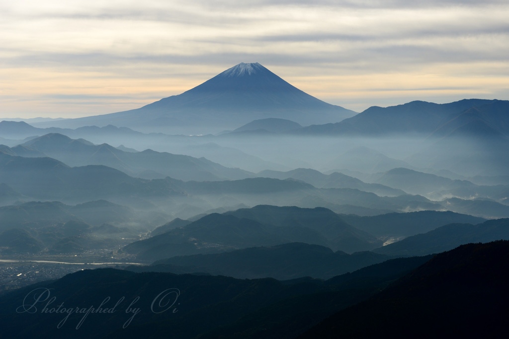 櫛形山の山並みと富士山の写真̌̎ほとぼり山並み̏ - 南アルプス前衛エリア࿸山梨ݼ࿹̍