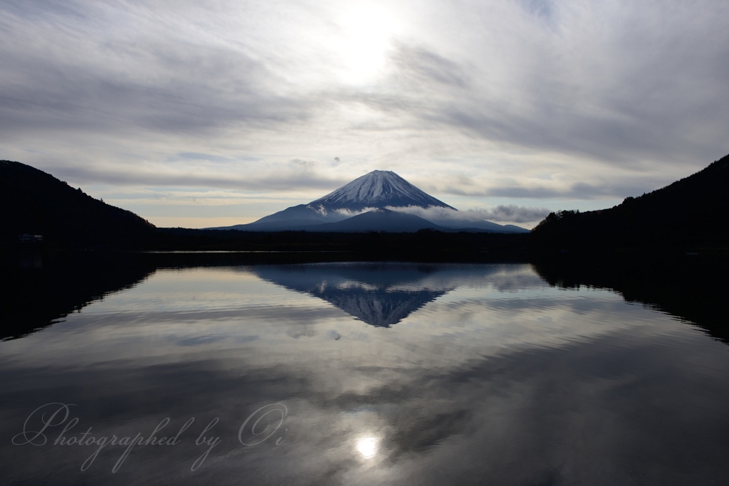 精進湖のआさ富士の写真̌̎鏡の世界̏ - 精進湖・本栖湖・富士五湖西部周辺エリア࿸山梨ݼ࿹̍