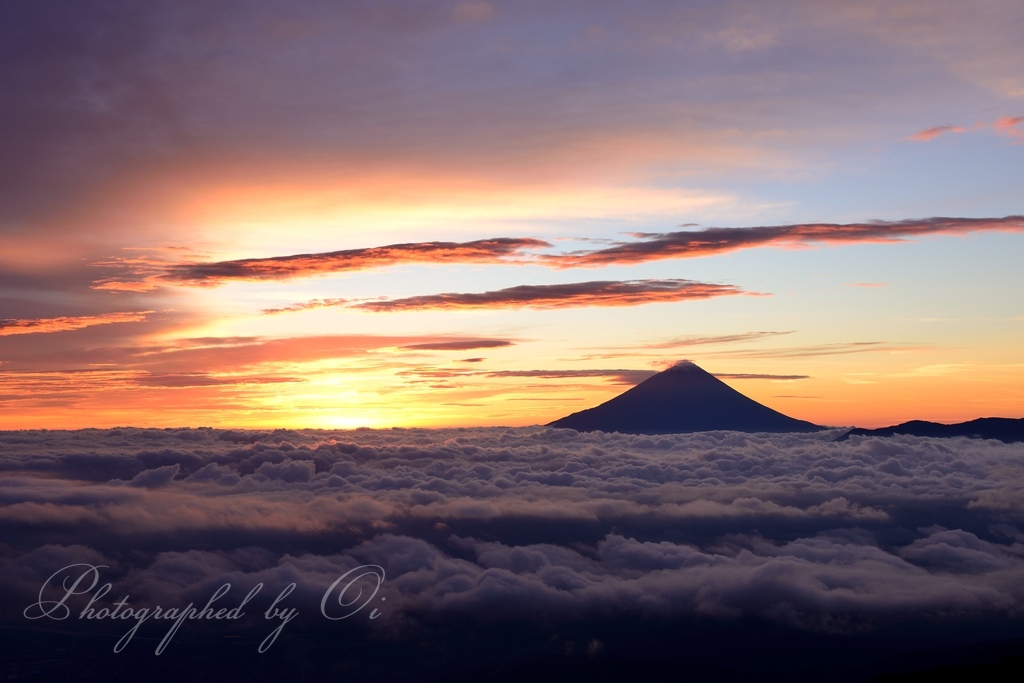 櫛形山から雲海と富士山の写真̌̎はじまりのՈ図̏ - 南アルプス前衛エリア࿸山梨ݼ࿹̍