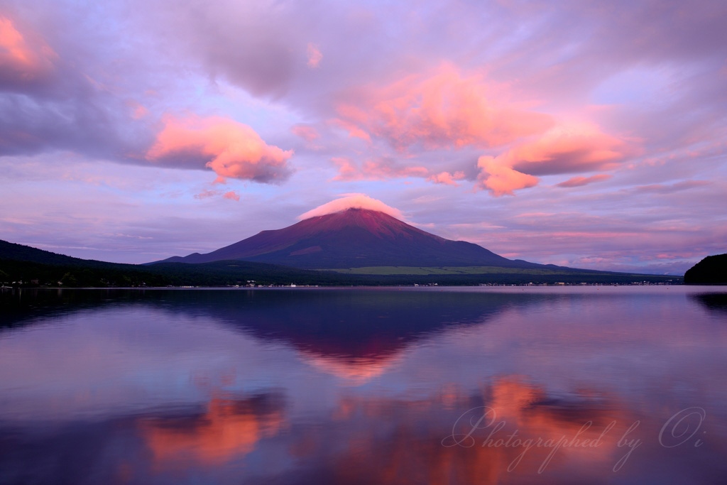 山中湖の赤富士と朝焼けの写真̌̎超越の色̏ - 山中湖・忍野村・梨ヶ原エリア࿸山梨ݼ࿹̍