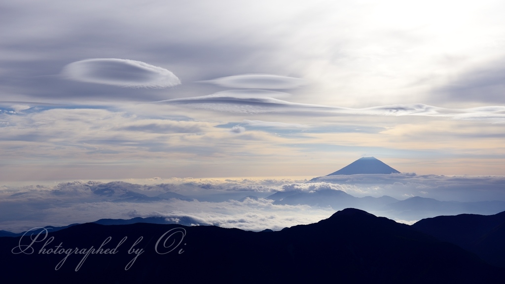 赤石岳からՊるし雲と富士山の写真̌̎空の遊び場̏ - 南アルプス中・南部エリア࿸静岡ݼ・長野ݼ࿹̍