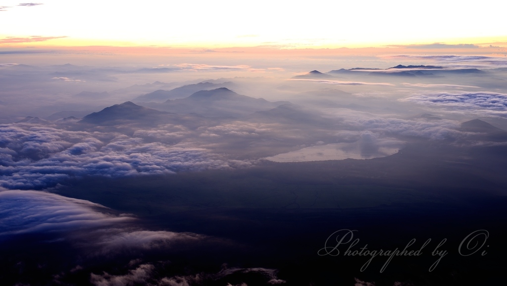 富士山山ংから望む夜ٮけの雲海と山中湖の写真̌̎夜ٮけを見ӫろして̏ - 富士山山ং・登山道エリア̍