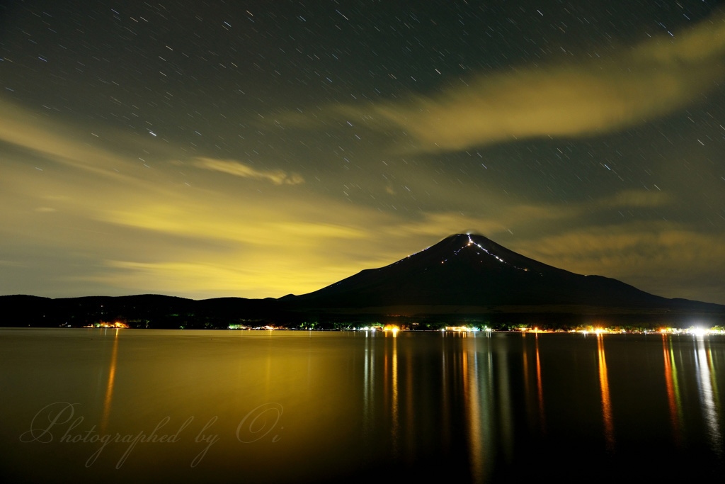 山中湖の夜景の写真̌̎夜空を駆ける̏ - 山中湖・忍野村・梨ヶ原エリア࿸山梨ݼ࿹̍