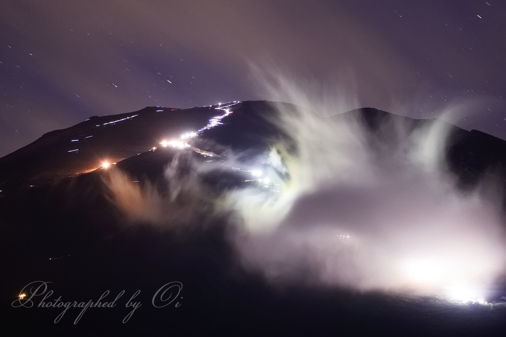 滝沢林道から富士登山の光跡の写真̌̎富士の怨ॺ̏ - 富士山5Ո目・周辺道路エリア࿸山梨ݼ・静岡ݼ࿹̍