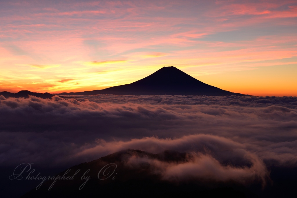 安ԍ峠からの富士山と雲海の写真̌̎染め尽くす̏ - 安ԍ奥山地エリア࿸静岡ݼ・山梨ݼ࿹̍