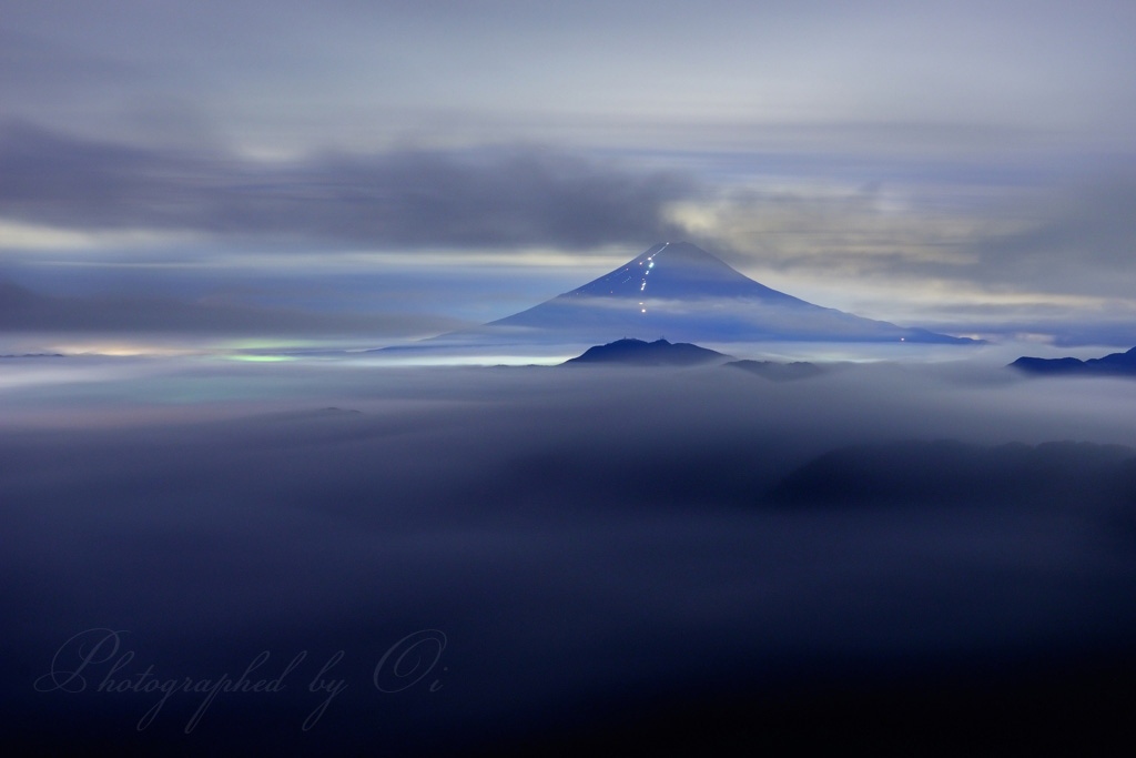 白谷丸の夜景と雲海の写真̌̎霧夜の幻想̏ - 大ٸע秀麗富嶽十二景・周辺山エリア࿸山梨ݼ࿹̍