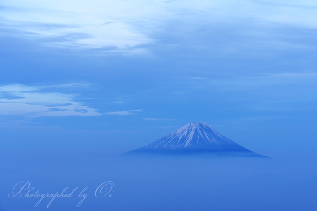 薬師岳から見る富士山の写真̌̎ブルースカイ̏ - 南アルプス北部エリア࿸山梨ݼ࿹̍