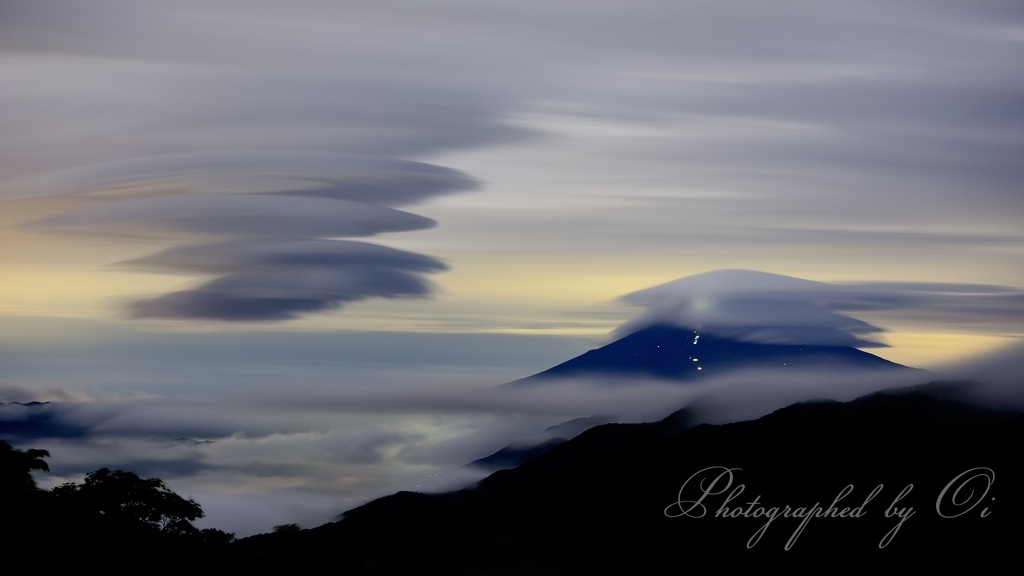 大峠から雲海と富士山の写真̌̎深夜多重奏̏ - 大ٸע秀麗富嶽十二景・周辺山エリア࿸山梨ݼ࿹̍