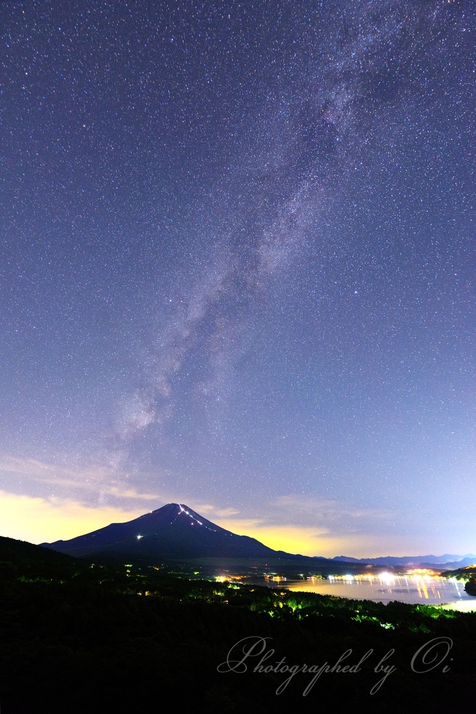 パノラマ台から望む富士山と天の川の写真̌̎銀河放ׄ̏ - 山中湖・忍野村・梨ヶ原エリア࿸山梨ݼ࿹̍