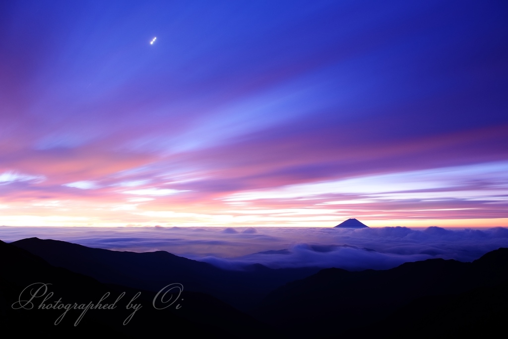 北岳から富士山と朝焼けの写真̌̎Dramatic̏ - 南アルプス北部エリア࿸山梨ݼ࿹̍