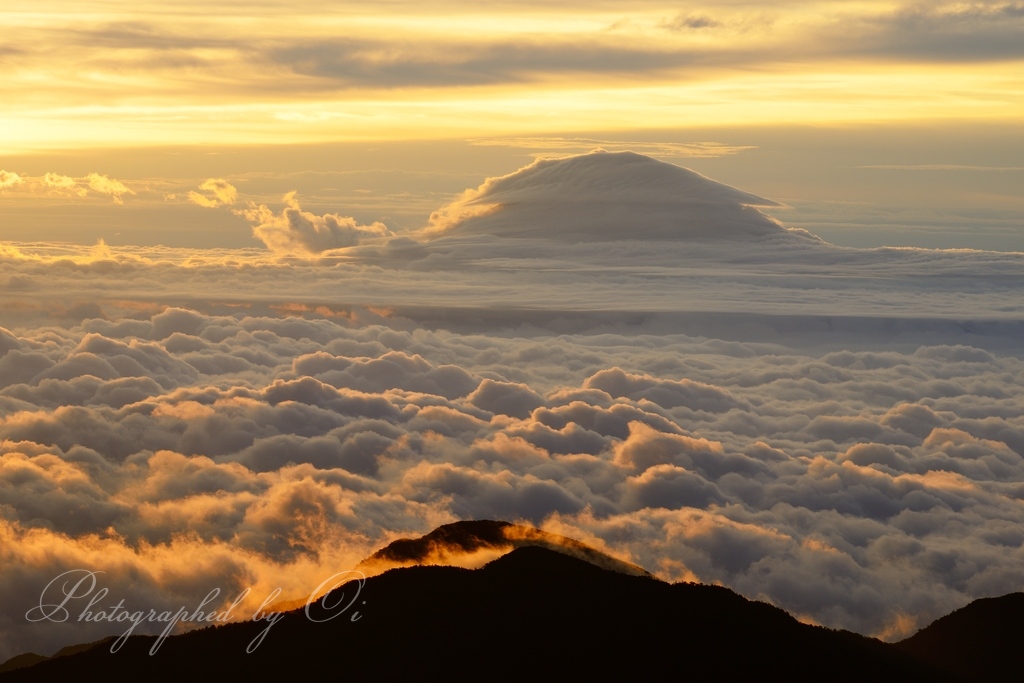 赤石岳から望む雲にԵまれた富士山の写真̌̎キミはそこにいる̏ - 南アルプス中・南部エリア࿸静岡ݼ・長野ݼ࿹̍