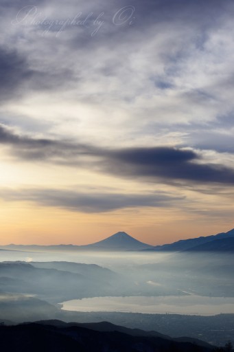 高ボッチの雲海と富士山の写真