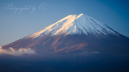河口湖より秋の富士山の写真