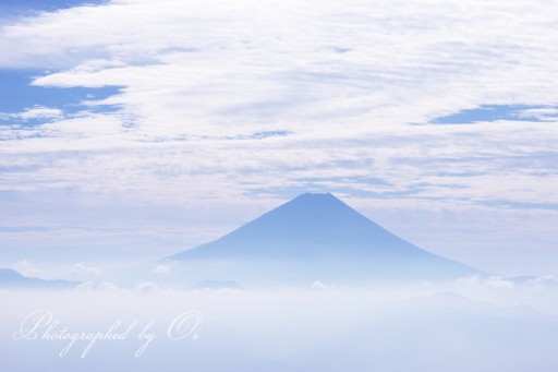 甘利山から望む雲海と富士山の写真