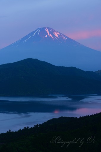 箱根大観山からの朝焼けと富士山の写真