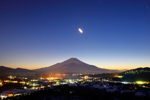 高指山からの夕景と富士山の写真