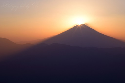 七面山のダイヤモンド富士の写真