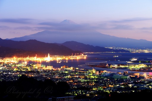 日本平からの夜景と富士山の写真