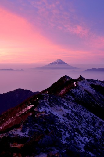 観音岳より望む朝焼けと富士山の写真