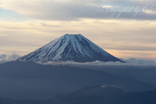 櫛形山から見た富士山の写真