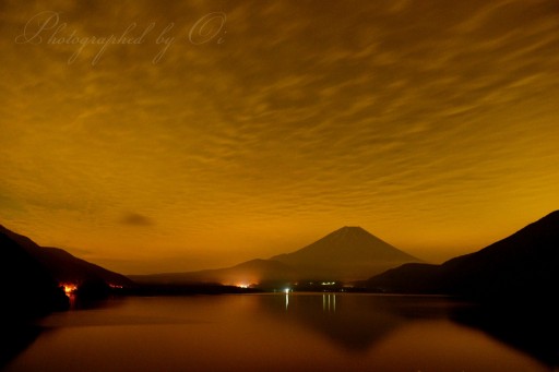 本栖湖の夜景の写真