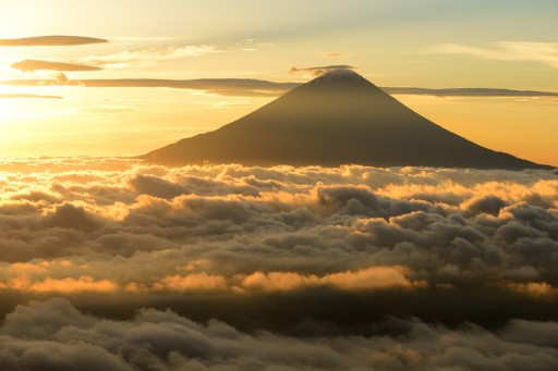 櫛形山から雲海と富士山の写真