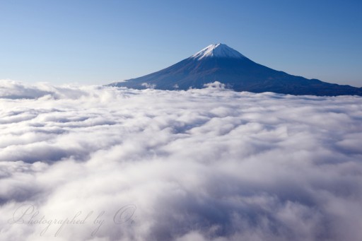 新道峠の大雲海と富士山の写真