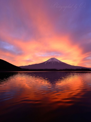 田貫湖の朝焼けの写真