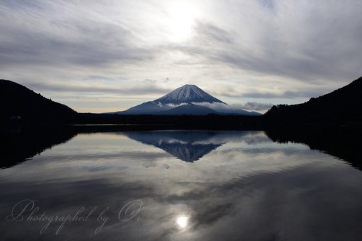 精進湖の逆さ富士の写真